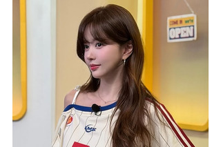 「見せすぎでは！？」“海外でしか着られない”刺激的ワンピで魅了…39歳韓国女優の非現実的ビジュ 画像