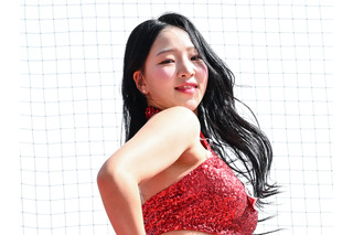 服は着ているんだけど…密着ニットで浮かぶ豊かな肉体、韓国人気チアの眼福近況ショット 画像