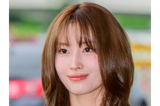 「ロックすぎる」とファン外でも話題に！TWICE・モモ、希少アイテムの封を切るも…むしろ価値上昇!? 画像