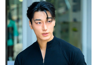 「隣にいたらびびる」ATEEZ・サンが東京の街中に！“彼氏感”あふれるオフショットにファン悶絶 画像