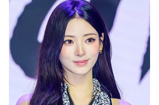 脇腹パックリ…日本人K-POPアイドル、肌見せ衣装で“異次元の美貌”を披露「同じ人間とは思えない」 画像