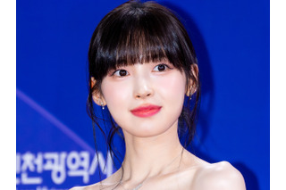 鎖骨がくっきり…アリン、紐なしドレスからのぞく“華奢ボディ”に釘付け「お美しい」「見惚れた」 画像