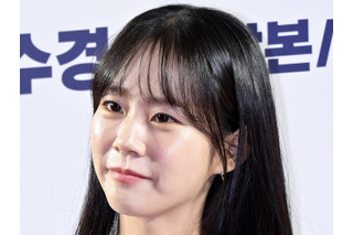 手が震え続けた原因は首のヘルニアだった…KARA・スンヨン、症状の悪化を告白「治療中だ」 画像