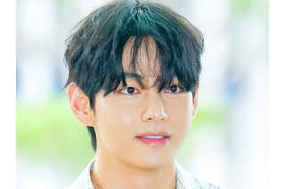 BTS・V、ドアップ自撮りからリラックス姿まで…近況大放出！メンバーとの“日常ショット”にファン歓喜 画像