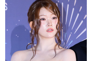 「スタイルどうなってんの…」日本人K-POPアイドル、密着トップスで“ふっくら曲線”あらわ 画像