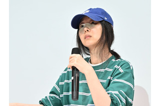 私服姿が度々話題になるミン・ヒジン、今度は“ボトムス失踪”スタイル？笑顔の近況に注目 画像