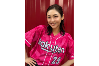 山谷花純、思い出の球場でセレモニアルピッチに登壇！「10年越しの夢」を明かす 画像