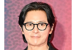チャン・ドンゴン、突然浮上した“整形疑惑”について自ら説明　実の父も信じた騒動の真相は？ 画像