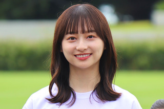 影山優佳、太ももに愛犬の足跡がくっきり！「かわいい足跡」とファンもほっこり 画像