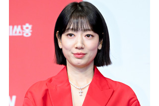 今秋に第2子出産へ…『美男ですね』女優パク・シネ、“妊娠中とは思えない”ドレス姿に注目！ 画像
