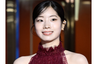 ヴィーナスラインに釘付け…TWICE・ダヒョン、“美背中”まる見えドレスで映画祭に出席「女神だ」 画像