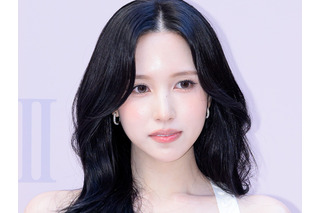 透けてる…！TWICE・ミナ、“全身レース”のドレス姿にファン悶絶「キャー」「えぐかわいい」 画像