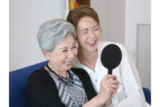 SHIHO、73歳の母親が韓国でテレビ初登場、100歳の祖母と“3世代3ショット”も公開 画像