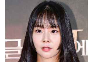 硬い踊りに首を気にする姿…ヘルニア治療中のKARA・スンヨン、学園祭での様子に心配の声 画像