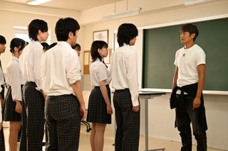 ドラマ『GTO』今夜最終回！主演・反町隆史が感謝「多くの支えがあったからこそ」…教え子を救う鬼塚の「最後の決断」と夫婦の結末は 画像