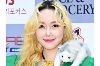 「図々しい」「自粛は？」免許取消レベルの飲酒運転で摘発された韓国タレント、個展PRに非難の声 画像