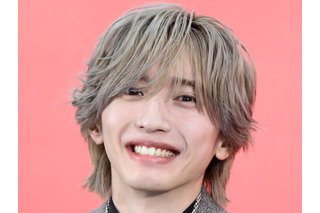 【写真】なにわ男子・道枝駿佑、“宝石スマイル”で韓国・釜山を虜に！秋らしい装いで記者会見に登場 画像