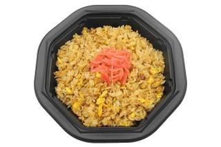 セブン‐イレブン、北海道限定「札幌すみれ監修 チャーハン」発売 画像