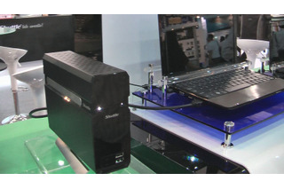 【COMPUTEX TAIPEI 2010（Vol.16）：動画】台湾Shuttle、ノートPCのビデオ機能を強化する外付けアイテム 画像