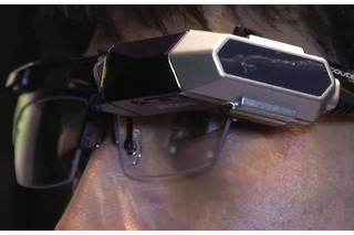 網膜に直接映像を投影するメガネ型シースルーディスプレー 画像