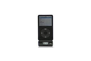 フォーカルポイント、iPod 5G/nano対応FMデジタルトランスミッターのブラックモデル 画像