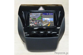 【CES 2011】富士通テン、Android車載用端末を出展 画像