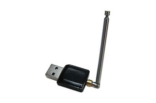 実売2,980円、PC用の小型USBワンセグチューナー……リモコンが付属 画像
