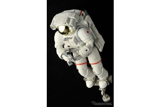 ISS船外活動用宇宙服を発売　10分の1 画像