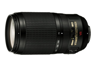 ニコン、手ブレ補正搭載の望遠ズームレンズ「VR 70-300mm F4.5-5.6G」 画像