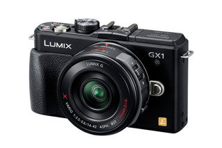 パナソニック、クラシックなデザインが特徴な「LUMIX」の最新デジタル一眼カメラ 画像