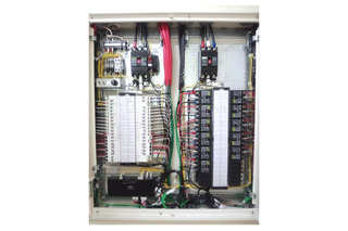 NECとセブン-イレブン、コンビニ電力見える化用「インテリジェント分電盤」を開発 画像