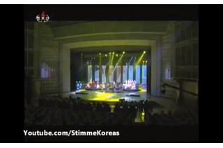 北朝鮮の音楽ショーにミッキーやプーそっくりのキャラが登場［動画］ 画像
