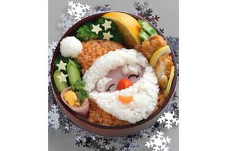 【クリスマス】チキンピラフでサンタクロース弁当　宮澤真理のキャラ弁 画像