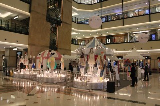上海伊勢丹でファッションウィークトーキョー開催、クールジャパン事業の一環として東京パンダらのスタイリングを展示 画像