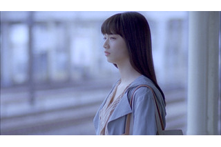 ミネラルウォーター「FROM AQUA」、初のTV-CMキャラクターにモデルの小松菜奈を起用 画像