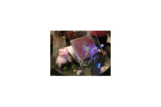 【フォトレポート】NEC×ハローキティのコラボPCはキラキラ輝く宝石箱 画像