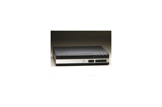エバーグリーン、1080iアップスケーリングに対応するHDMI搭載DVDプレーヤー9,980円 画像