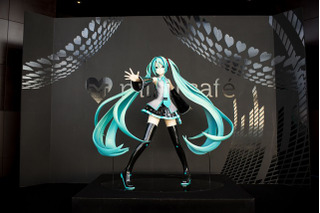 初音ミク仕様「ミクカフェ」が六本木ヒルズ展望台に期間限定オープン。1日100袋限定“はちゅねミクどら焼き”も販売 画像