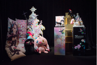 村上隆とシュウウエムラがコラボしたクリスマスコレクションの全貌が披露 画像