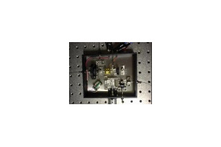 産総研、光で光を制御する新原理の超高速光半導体スイッチを開発〜ネットの超高速化に期待 画像