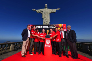 日本で見るチャンス!!…FIFAワールドカップのトロフィー　4月10-13日 画像
