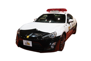 トヨタ86がパトカー仕様に！　トミカを実車化した「トミカ警察 トヨタ86パトロールカー」 画像