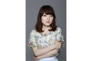 花澤香菜の最新シングル「ほほ笑みモード」PV配信 画像