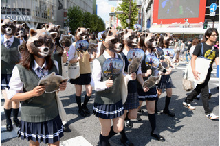 アライグマに扮した「宇宙最凶ロケットガールズ」が渋谷に出現 画像