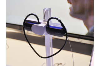 【CES 2015】ソニー、心拍センサー内蔵のイヤホン型ウェアラブル「Smart B-Trainer」 画像