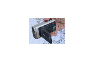 松下、防水/防塵/耐衝撃性能のSDビデオカメラ「SDR-SW20」をモニター販売——入札価格は49,800円から 画像