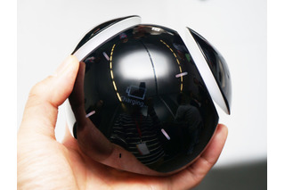 【MWC 2015 Vol.28】ソニーからボイスコマンドに応答して「動く」球体スピーカーが登場 画像