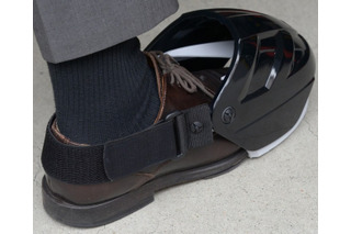 靴の上に装着して“安全靴”に…「フットプロテクター」が登場 画像