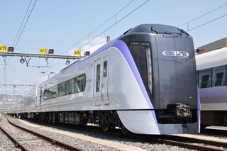 JR東日本、中央本線の新型特急「E353系」量産先行車を公開 画像