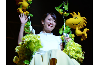 前田敦子、“ゴンドラで降臨”の演出でファンを魅了 画像